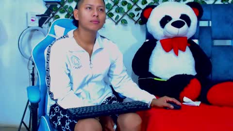 Snapshot of gurxxxt chatting on March 23, 2:54 pm Hakim online show from March 23, 2:54 pm