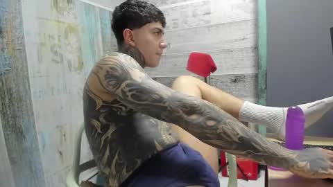 Snapshot of gury_tattoo chatting on May 11, 7:22 pm Gury online show from May 11, 7:22 pm