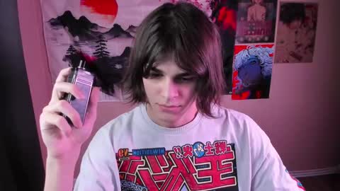 Snapshot of gushill_ chatting on February 7, 9:15 pm gushill_ online show from February 7, 9:15 pm