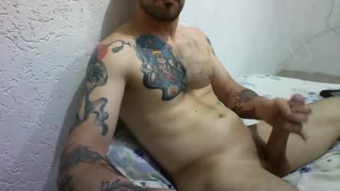 Snapshot of gustavyuri chatting on October 1, 12:16 am Gustav online show from October 1, 12:16 am