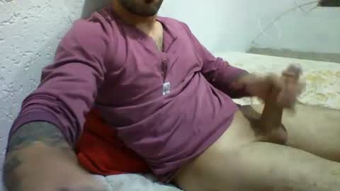 Snapshot of gustavyuri chatting on October 10, 9:58 pm Gustav online show from October 10, 9:58 pm