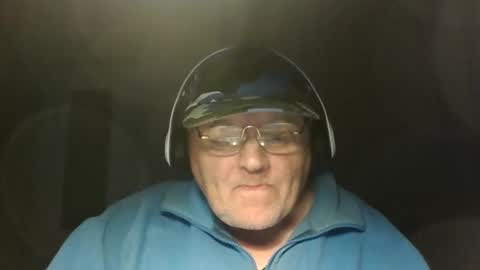 guyboy73 online show from September 29, 7:08 pm
