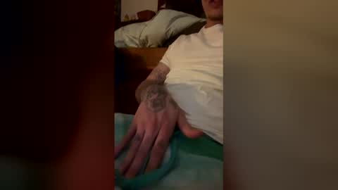 guydschilling30 online show from April 12, 10:09 am