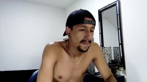 Snapshot of guykarim chatting on December 5, 2:31 am karim online show from December 5, 2:31 am