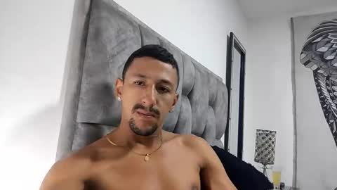 Snapshot of guykarim chatting on September 26, 1:20 am karim online show from September 26, 1:20 am