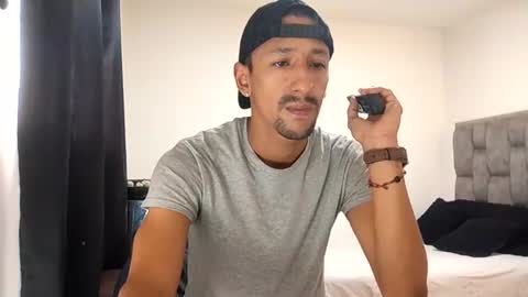 Snapshot of guykarim chatting on June 26, 9:41 pm karim online show from June 26, 9:41 pm
