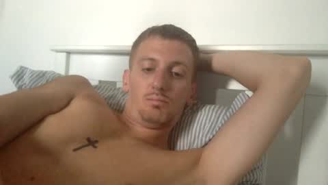 guynextdoor413389 online show from July 18, 5:28 pm