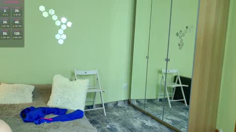 Snapshot of gwen_lady chatting on February 16, 5:37 pm Sweety Kitty online show from February 16, 5:37 pm