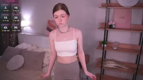 Snapshot of gwendatortoriello chatting on May 2, 11:37 am Hello everyone Im May online show from May 2, 11:37 am