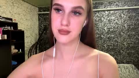 Gwen online show from October 20, 8:20 pm