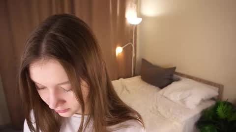 Molly online show from February 3, 5:05 am