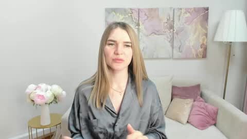 Snapshot of gwensmitt chatting on May 28, 11:13 pm gwensmitt online show from May 28, 11:13 pm