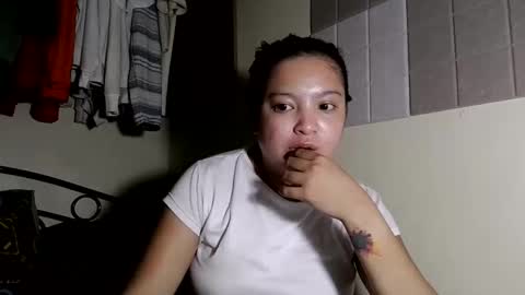 Snapshot of gwyneth2001 chatting on April 29, 11:14 am Im Gwyneth From Philippines pinkheart69 online show from April 29, 11:14 am