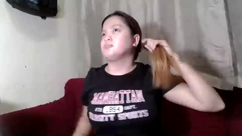 Snapshot of gwyneth2001 chatting on April 30, 7:47 am Im Gwyneth From Philippines pinkheart69 online show from April 30, 7:47 am
