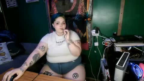 Snapshot of gxddess_fe chatting on July 21, 1:19 am Goddess Fe online show from July 21, 1:19 am