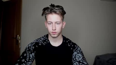 Oliver online show from December 25, 6:41 pm