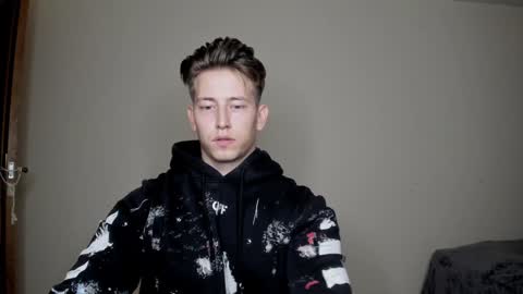 Oliver online show from December 25, 9:43 pm