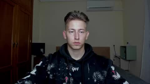 Oliver online show from March 3, 9:48 pm