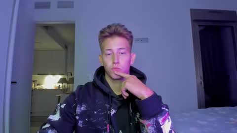 Oliver online show from December 14, 11:42 pm