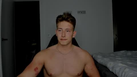 Oliver online show from April 12, 7:19 pm