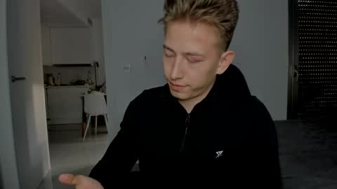 Oliver online show from April 13, 5:07 pm