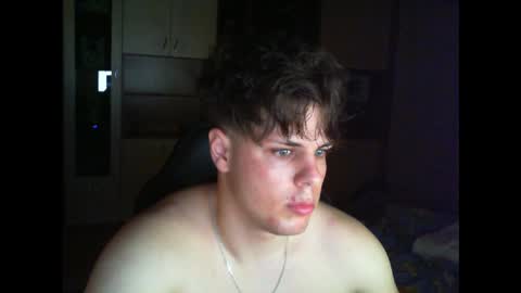 Snapshot of gymguy0505 chatting on December 20, 10:28 pm gymguy0505 online show from December 20, 10:28 pm