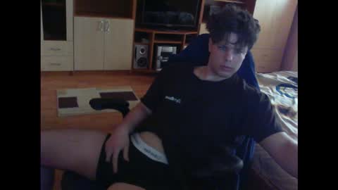 Snapshot of gymguy0505 chatting on February 2, 9:19 am gymguy0505 online show from February 2, 9:19 am