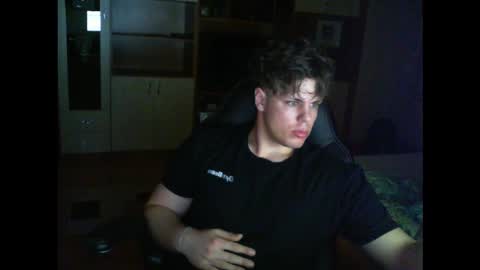 Snapshot of gymguy0505 chatting on February 14, 11:23 pm gymguy0505 online show from February 14, 11:23 pm