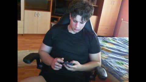 Snapshot of gymguy0505 chatting on February 23, 1:30 pm gymguy0505 online show from February 23, 1:30 pm