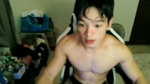 Snapshot of gymnasmenos chatting on May 25, 11:05 am AJ online show from May 25, 11:05 am