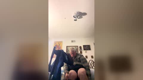 gymrat1123 online show from March 13, 5:14 am