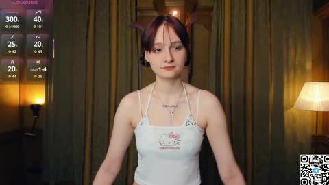 Kelly  Lilly online show from April 15, 8:20 pm