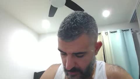 Snapshot of h0nest84 chatting on January 18, 5:33 am h0nest84 online show from January 18, 5:33 am