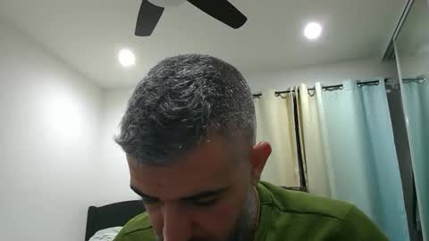 Snapshot of h0nest84 chatting on January 19, 5:44 am h0nest84 online show from January 19, 5:44 am