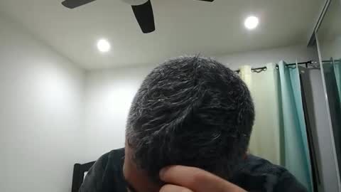 Snapshot of h0nest84 chatting on February 2, 7:18 am h0nest84 online show from February 2, 7:18 am