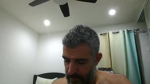 Snapshot of h0nest84 chatting on February 3, 6:22 am h0nest84 online show from February 3, 6:22 am