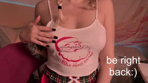 Snapshot of h2h0e chatting on February 28, 8:28 pm Lana online show from February 28, 8:28 pm