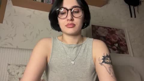 Snapshot of h3l9a_pataki chatting on September 29, 4:23 pm Helga online show from September 29, 4:23 pm