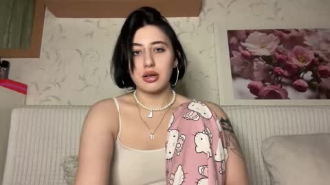 Snapshot of h3l9a_pataki chatting on November 12, 12:49 pm Helga online show from November 12, 12:49 pm