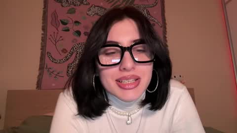 Snapshot of h3l9a_pataki chatting on March 29, 4:40 pm Helga online show from March 29, 4:40 pm