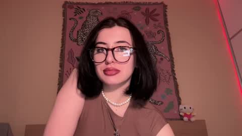 Snapshot of h3l9a_pataki chatting on April 13, 4:45 pm Helga online show from April 13, 4:45 pm