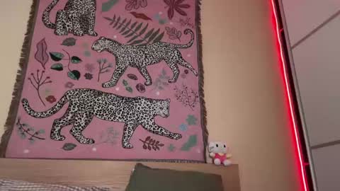 Snapshot of h3l9a_pataki chatting on April 19, 4:28 pm Helga online show from April 19, 4:28 pm