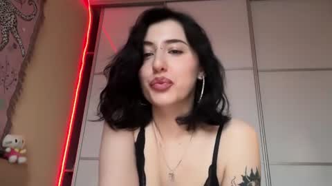 Snapshot of h3l9a_pataki chatting on June 13, 4:05 pm Helga online show from June 13, 4:05 pm