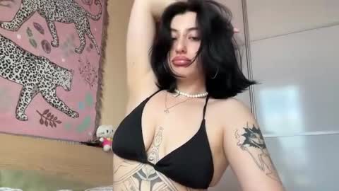 Snapshot of h3l9a_pataki chatting on July 14, 4:13 pm Helga online show from July 14, 4:13 pm