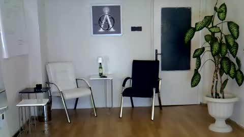 Snapshot of h_blackwood chatting on April 22, 6:31 pm H. Blackwood online show from April 22, 6:31 pm