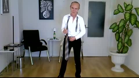 Snapshot of h_blackwood chatting on June 26, 7:18 pm H. Blackwood online show from June 26, 7:18 pm