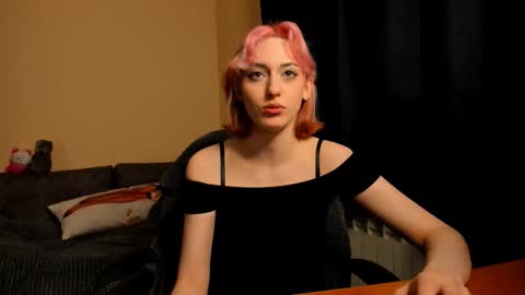 Snapshot of hadley_mills chatting on February 6, 1:58 pm hadley online show from February 6, 1:58 pm