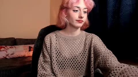 Snapshot of hadley_mills chatting on February 12, 1:50 pm hadley online show from February 12, 1:50 pm