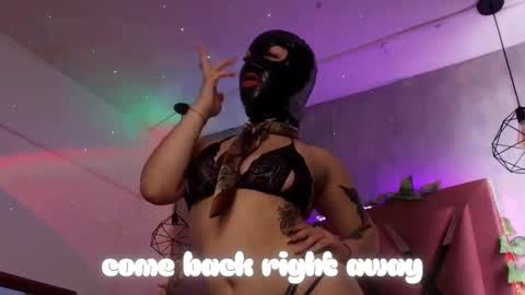 Haely online show from October 30, 11:33 am