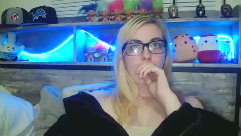 Snapshot of haileyakuma69 chatting on February 24, 1:35 am Hailey and d online show from February 24, 1:35 am